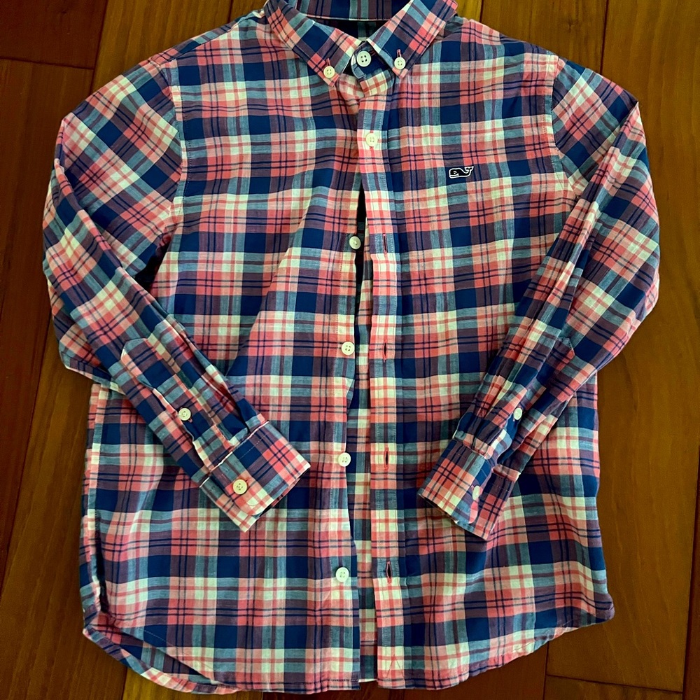 Boys Size 7 Vineyard Vines soft cotton button up.